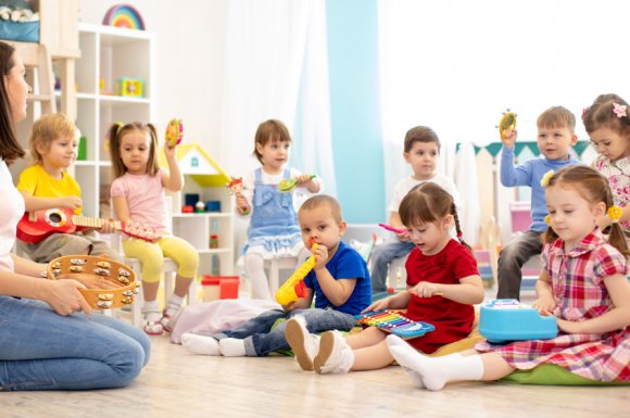 Vente de jeux de société pour enfant dans magasin de jouet à Pontcharra